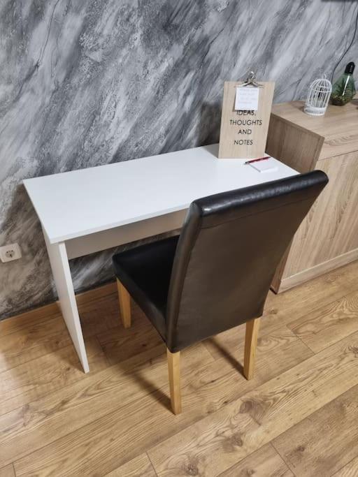 Studio Apartman Bojana 34M2,Free Wifi,Parking Sisak Eksteriør bilde